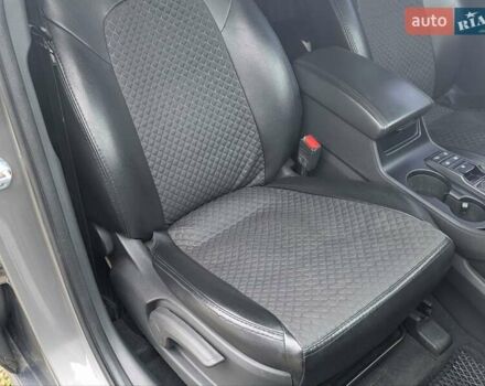 Серый Хендай Туксон, объемом двигателя 2 л и пробегом 204 тыс. км за 17500 $, фото 19 на Automoto.ua
