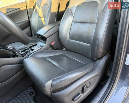 Серый Хендай Туксон, объемом двигателя 1.6 л и пробегом 214 тыс. км за 21000 $, фото 56 на Automoto.ua