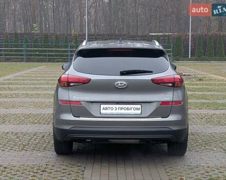 Серый Хендай Туксон, объемом двигателя 2 л и пробегом 204 тыс. км за 17500 $, фото 9 на Automoto.ua