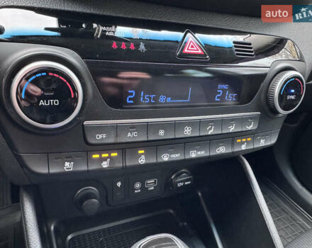 Серый Хендай Туксон, объемом двигателя 2 л и пробегом 130 тыс. км за 22700 $, фото 24 на Automoto.ua