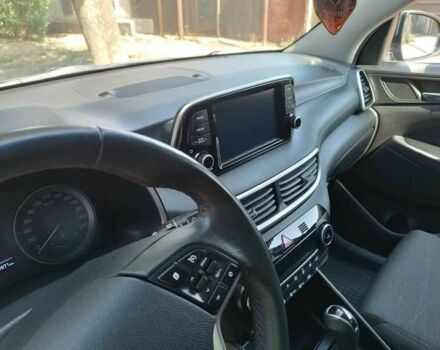 Серый Хендай Туксон, объемом двигателя 2 л и пробегом 53 тыс. км за 22300 $, фото 2 на Automoto.ua