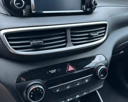 Сірий Хендай Туксон, об'ємом двигуна 2 л та пробігом 120 тис. км за 15999 $, фото 9 на Automoto.ua