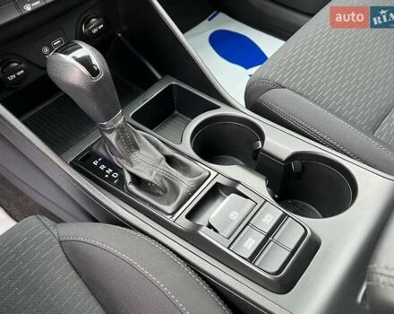 Сірий Хендай Туксон, об'ємом двигуна 2 л та пробігом 124 тис. км за 16480 $, фото 15 на Automoto.ua