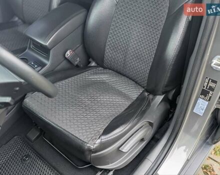 Серый Хендай Туксон, объемом двигателя 2 л и пробегом 204 тыс. км за 17500 $, фото 17 на Automoto.ua