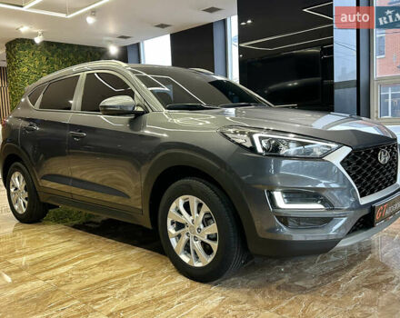 Серый Хендай Туксон, объемом двигателя 1.6 л и пробегом 147 тыс. км за 20500 $, фото 3 на Automoto.ua