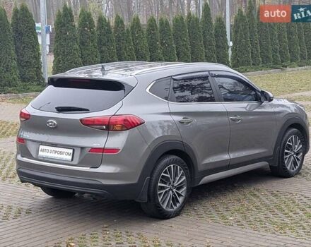 Серый Хендай Туксон, объемом двигателя 2 л и пробегом 204 тыс. км за 17500 $, фото 7 на Automoto.ua