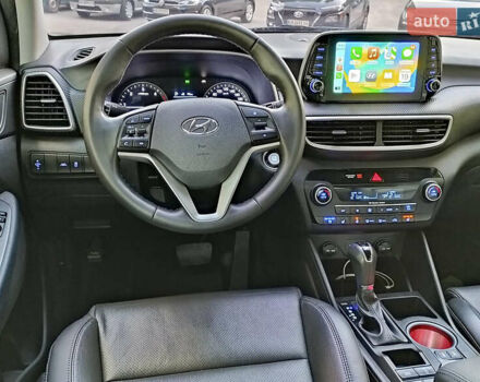 Серый Хендай Туксон, объемом двигателя 2 л и пробегом 97 тыс. км за 21888 $, фото 1 на Automoto.ua