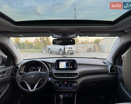 Серый Хендай Туксон, объемом двигателя 2 л и пробегом 130 тыс. км за 22700 $, фото 14 на Automoto.ua