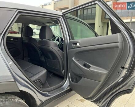 Сірий Хендай Туксон, об'ємом двигуна 2 л та пробігом 124 тис. км за 16480 $, фото 21 на Automoto.ua