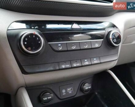 Сірий Хендай Туксон, об'ємом двигуна 2.4 л та пробігом 103 тис. км за 3100 $, фото 27 на Automoto.ua