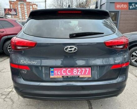 Сірий Хендай Туксон, об'ємом двигуна 2 л та пробігом 120 тис. км за 15999 $, фото 5 на Automoto.ua