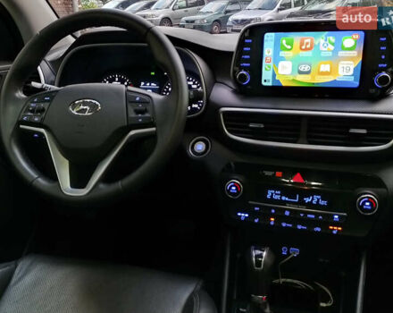 Серый Хендай Туксон, объемом двигателя 2 л и пробегом 97 тыс. км за 21888 $, фото 22 на Automoto.ua