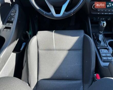 Серый Хендай Туксон, объемом двигателя 2 л и пробегом 34 тыс. км за 26000 $, фото 15 на Automoto.ua