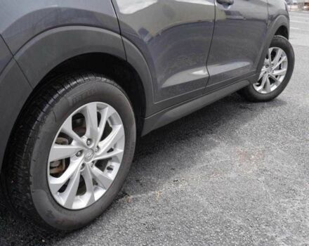 Серый Хендай Туксон, объемом двигателя 2 л и пробегом 149 тыс. км за 15000 $, фото 9 на Automoto.ua