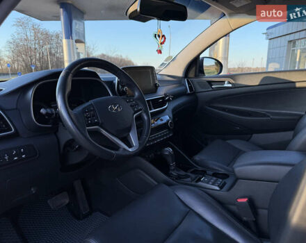 Серый Хендай Туксон, объемом двигателя 1.6 л и пробегом 214 тыс. км за 21000 $, фото 59 на Automoto.ua