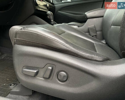 Серый Хендай Туксон, объемом двигателя 2 л и пробегом 73 тыс. км за 22400 $, фото 21 на Automoto.ua