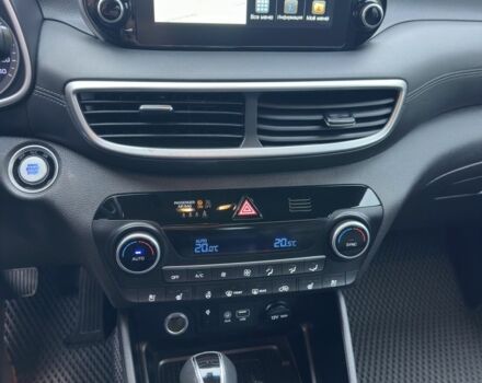 Сірий Хендай Туксон, об'ємом двигуна 2 л та пробігом 103 тис. км за 24700 $, фото 6 на Automoto.ua