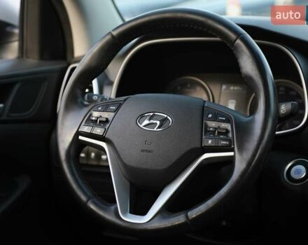Сірий Хендай Туксон, об'ємом двигуна 2.36 л та пробігом 118 тис. км за 19000 $, фото 14 на Automoto.ua