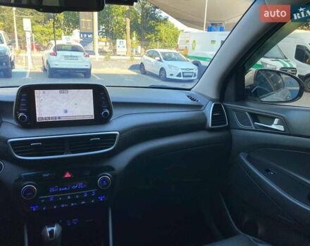 Сірий Хендай Туксон, об'ємом двигуна 2 л та пробігом 73 тис. км за 23800 $, фото 27 на Automoto.ua