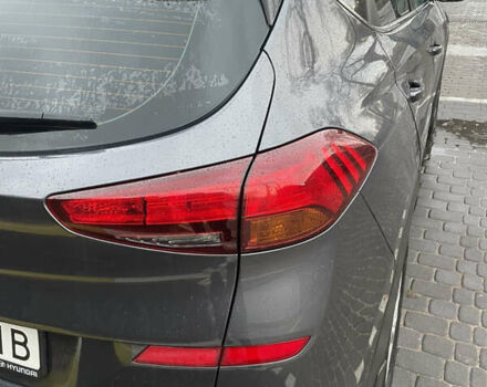 Серый Хендай Туксон, объемом двигателя 2 л и пробегом 140 тыс. км за 19700 $, фото 10 на Automoto.ua