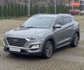 Серый Хендай Туксон, объемом двигателя 2 л и пробегом 204 тыс. км за 17500 $, фото 3 на Automoto.ua