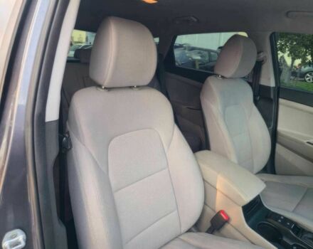 Хендай Туксон 2019 у Чернігові на Automoto.ua Сірий Хендай Туксон, об'ємом двигуна 2 л та пробігом 32 тис. км за 4800 $, фото 7 на Automoto.ua