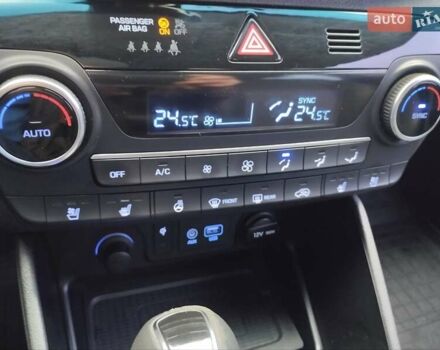 Сірий Хендай Туксон, об'ємом двигуна 2 л та пробігом 62 тис. км за 22800 $, фото 38 на Automoto.ua