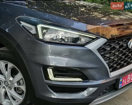 Серый Хендай Туксон, объемом двигателя 2 л и пробегом 97 тыс. км за 21888 $, фото 4 на Automoto.ua