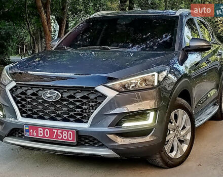 Серый Хендай Туксон, объемом двигателя 2 л и пробегом 97 тыс. км за 21888 $, фото 2 на Automoto.ua