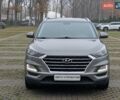 Серый Хендай Туксон, объемом двигателя 2 л и пробегом 204 тыс. км за 17500 $, фото 2 на Automoto.ua