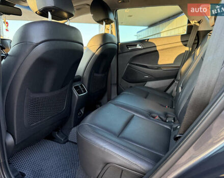 Серый Хендай Туксон, объемом двигателя 1.6 л и пробегом 214 тыс. км за 21000 $, фото 67 на Automoto.ua