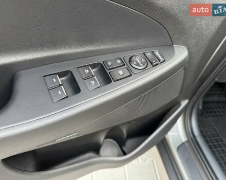 Серый Хендай Туксон, объемом двигателя 2 л и пробегом 130 тыс. км за 22700 $, фото 6 на Automoto.ua