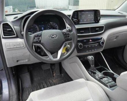 Серый Хендай Туксон, объемом двигателя 2 л и пробегом 149 тыс. км за 15000 $, фото 17 на Automoto.ua