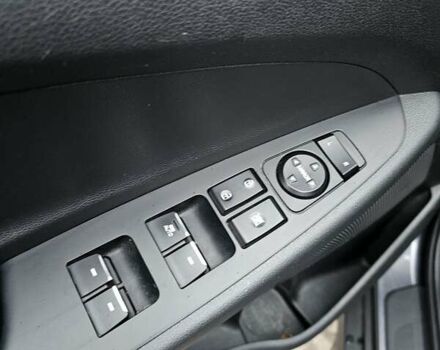 Сірий Хендай Туксон, об'ємом двигуна 2 л та пробігом 136 тис. км за 17300 $, фото 18 на Automoto.ua