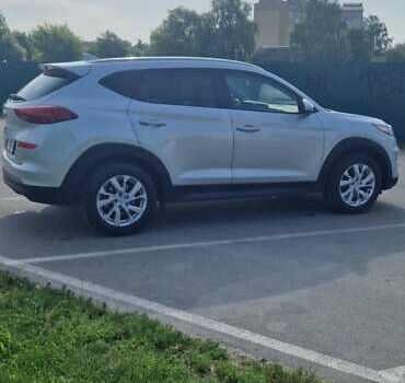 Сірий Хендай Туксон, об'ємом двигуна 2 л та пробігом 97 тис. км за 16100 $, фото 6 на Automoto.ua