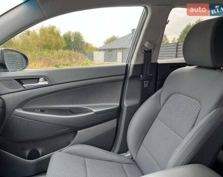 Сірий Хендай Туксон, об'ємом двигуна 2 л та пробігом 124 тис. км за 16480 $, фото 17 на Automoto.ua