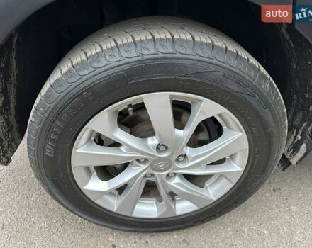 Сірий Хендай Туксон, об'ємом двигуна 2 л та пробігом 120 тис. км за 15999 $, фото 20 на Automoto.ua