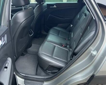 Сірий Хендай Туксон, об'ємом двигуна 2 л та пробігом 103 тис. км за 24700 $, фото 9 на Automoto.ua