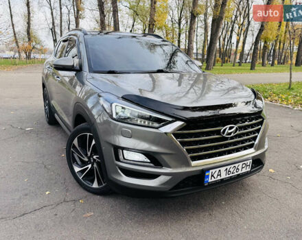 Серый Хендай Туксон, объемом двигателя 2 л и пробегом 130 тыс. км за 22700 $, фото 2 на Automoto.ua
