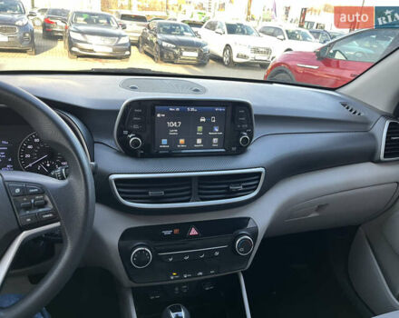 Сірий Хендай Туксон, об'ємом двигуна 0 л та пробігом 69 тис. км за 18350 $, фото 15 на Automoto.ua