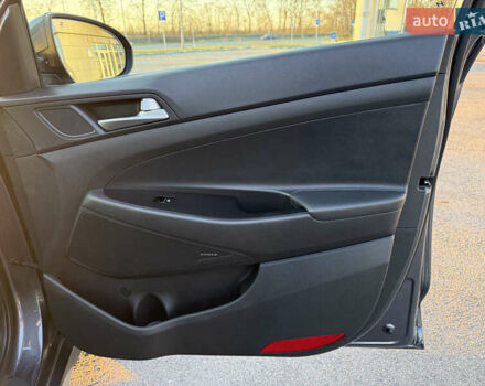 Серый Хендай Туксон, объемом двигателя 1.6 л и пробегом 214 тыс. км за 21000 $, фото 40 на Automoto.ua