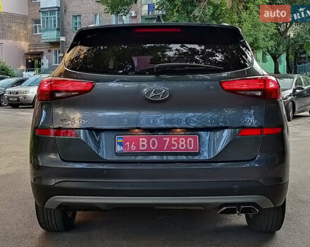 Серый Хендай Туксон, объемом двигателя 2 л и пробегом 97 тыс. км за 21888 $, фото 8 на Automoto.ua