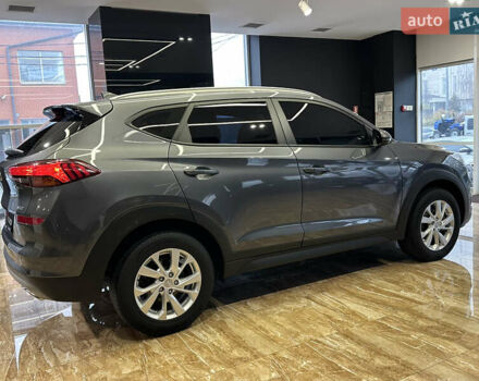 Серый Хендай Туксон, объемом двигателя 1.6 л и пробегом 147 тыс. км за 20500 $, фото 6 на Automoto.ua
