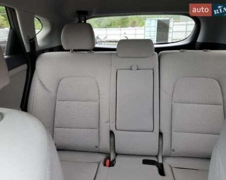 Сірий Хендай Туксон, об'ємом двигуна 2.4 л та пробігом 56 тис. км за 2600 $, фото 9 на Automoto.ua