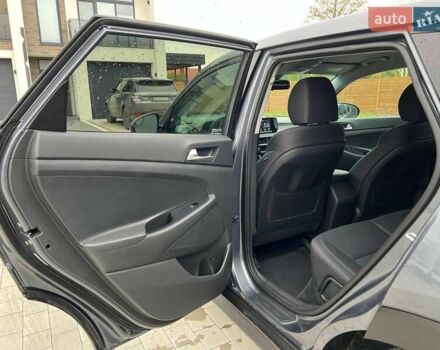 Сірий Хендай Туксон, об'ємом двигуна 2 л та пробігом 124 тис. км за 16480 $, фото 25 на Automoto.ua