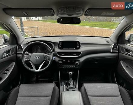 Серый Хендай Туксон, объемом двигателя 2 л и пробегом 32 тыс. км за 22800 $, фото 44 на Automoto.ua