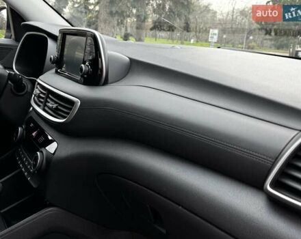 Серый Хендай Туксон, объемом двигателя 2 л и пробегом 32 тыс. км за 22800 $, фото 45 на Automoto.ua