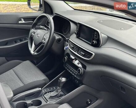 Серый Хендай Туксон, объемом двигателя 2 л и пробегом 32 тыс. км за 22800 $, фото 40 на Automoto.ua