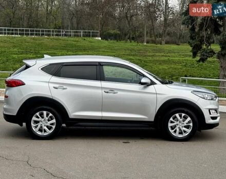 Серый Хендай Туксон, объемом двигателя 2 л и пробегом 32 тыс. км за 22800 $, фото 17 на Automoto.ua