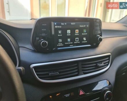 Серый Хендай Туксон, объемом двигателя 2 л и пробегом 87 тыс. км за 18600 $, фото 12 на Automoto.ua